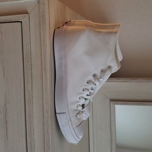 Converse size 10